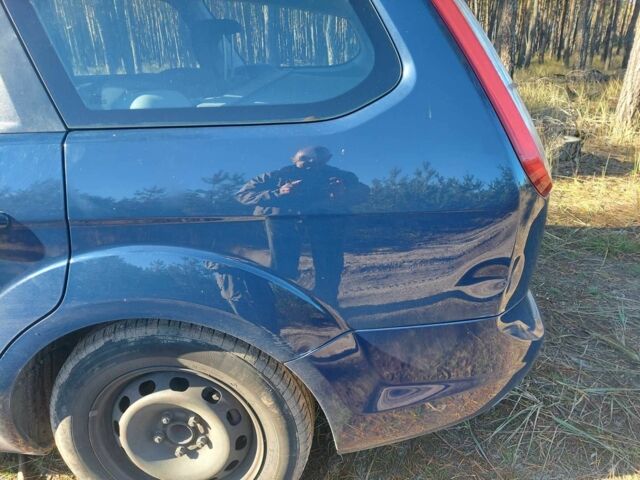 Синий Форд Фокус, объемом двигателя 1.6 л и пробегом 334 тыс. км за 5600 $, фото 5 на Automoto.ua