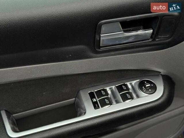 Синий Форд Фокус, объемом двигателя 1.6 л и пробегом 150 тыс. км за 6250 $, фото 15 на Automoto.ua