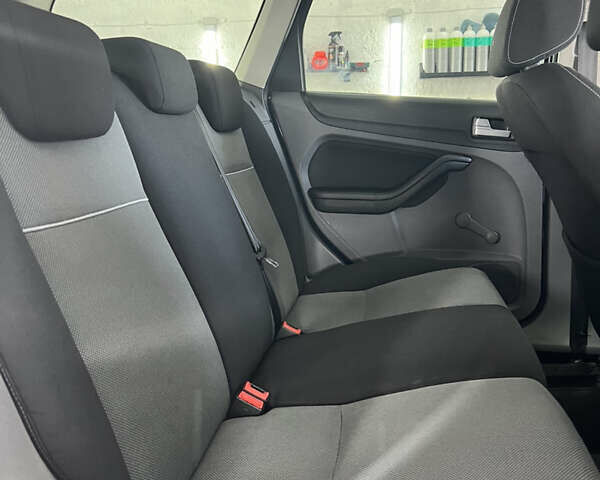 Синій Форд Фокус, об'ємом двигуна 1.56 л та пробігом 302 тис. км за 5300 $, фото 5 на Automoto.ua