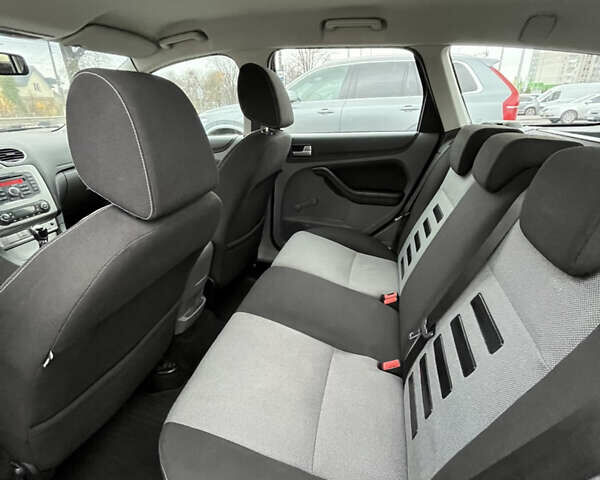 Синий Форд Фокус, объемом двигателя 1.8 л и пробегом 312 тыс. км за 5200 $, фото 16 на Automoto.ua