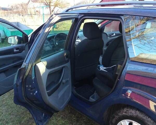 Синій Форд Фокус, об'ємом двигуна 1.6 л та пробігом 265 тис. км за 5900 $, фото 9 на Automoto.ua