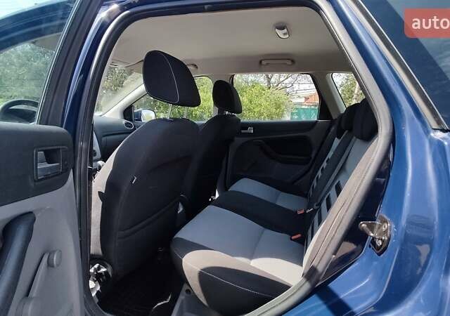 Синій Форд Фокус, об'ємом двигуна 1.6 л та пробігом 177 тис. км за 6800 $, фото 4 на Automoto.ua