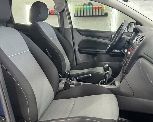 Синій Форд Фокус, об'ємом двигуна 1.56 л та пробігом 302 тис. км за 5300 $, фото 6 на Automoto.ua