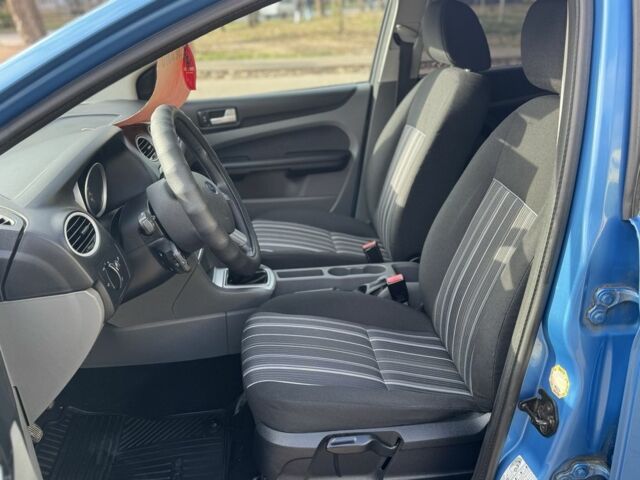 Синий Форд Фокус, объемом двигателя 1.6 л и пробегом 189 тыс. км за 6650 $, фото 10 на Automoto.ua