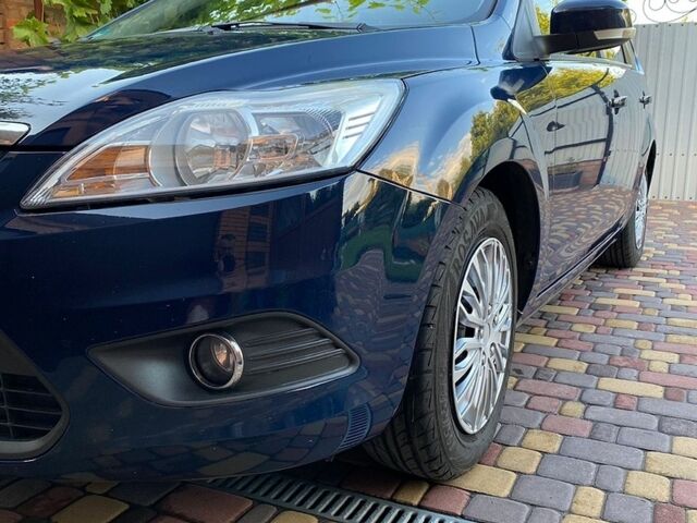 Синій Форд Фокус, об'ємом двигуна 1.6 л та пробігом 281 тис. км за 5900 $, фото 3 на Automoto.ua
