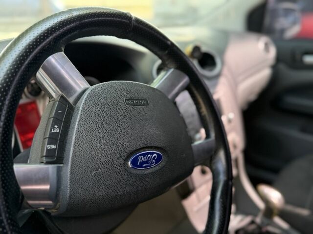 Синий Форд Фокус, объемом двигателя 2 л и пробегом 350 тыс. км за 1500 $, фото 9 на Automoto.ua
