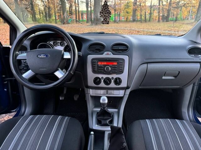 Синий Форд Фокус, объемом двигателя 1.6 л и пробегом 318 тыс. км за 5200 $, фото 13 на Automoto.ua