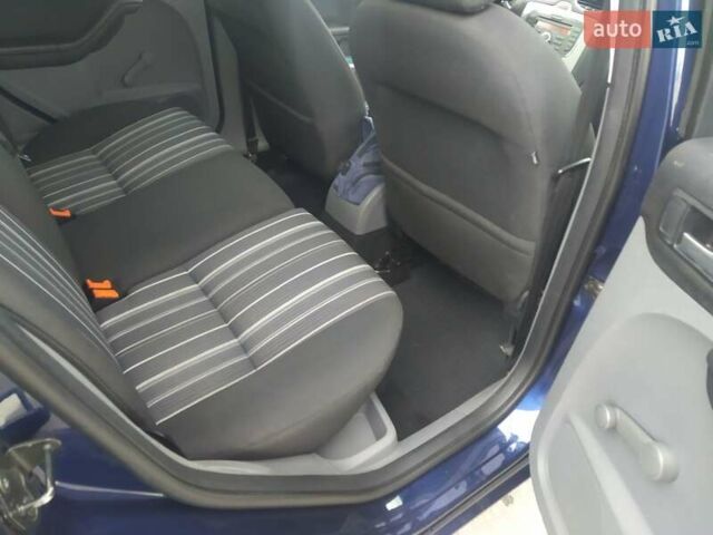 Синий Форд Фокус, объемом двигателя 1.6 л и пробегом 269 тыс. км за 5500 $, фото 18 на Automoto.ua