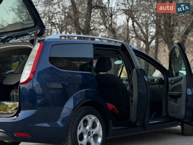 Синій Форд Фокус, об'ємом двигуна 1.6 л та пробігом 218 тис. км за 6500 $, фото 3 на Automoto.ua