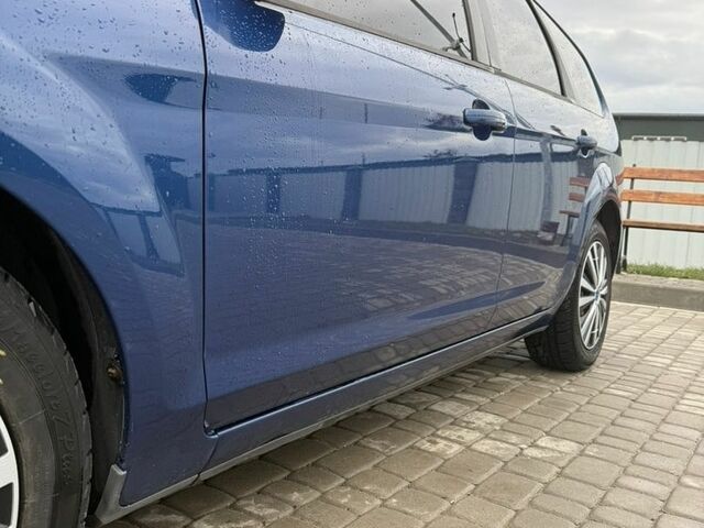 Синій Форд Фокус, об'ємом двигуна 2 л та пробігом 213 тис. км за 5200 $, фото 7 на Automoto.ua