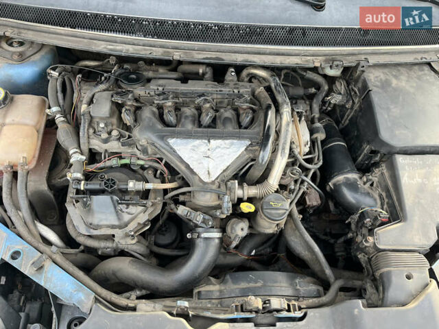 Синій Форд Фокус, об'ємом двигуна 2 л та пробігом 309 тис. км за 6800 $, фото 20 на Automoto.ua