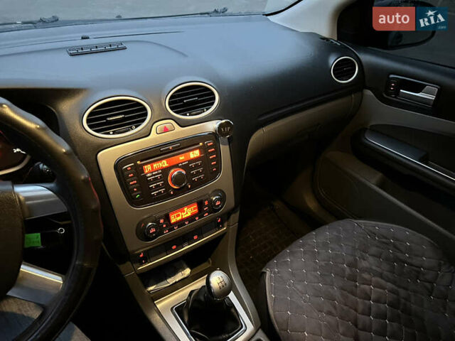 Синій Форд Фокус, об'ємом двигуна 1.56 л та пробігом 241 тис. км за 6599 $, фото 8 на Automoto.ua