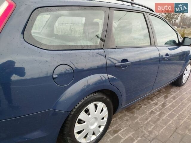 Синій Форд Фокус, об'ємом двигуна 1.56 л та пробігом 272 тис. км за 4800 $, фото 16 на Automoto.ua