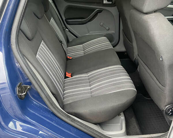 Синий Форд Фокус, объемом двигателя 1.6 л и пробегом 223 тыс. км за 6000 $, фото 12 на Automoto.ua