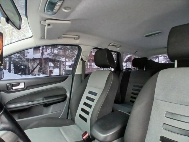 Синий Форд Фокус, объемом двигателя 1.6 л и пробегом 262 тыс. км за 6450 $, фото 6 на Automoto.ua