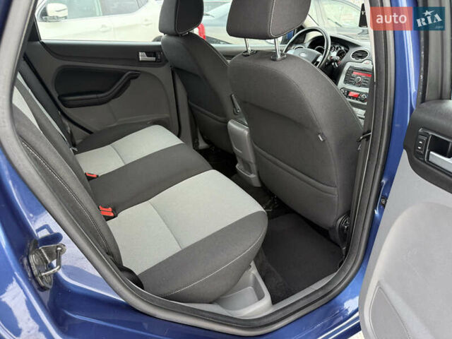 Синий Форд Фокус, объемом двигателя 1.8 л и пробегом 116 тыс. км за 7499 $, фото 16 на Automoto.ua
