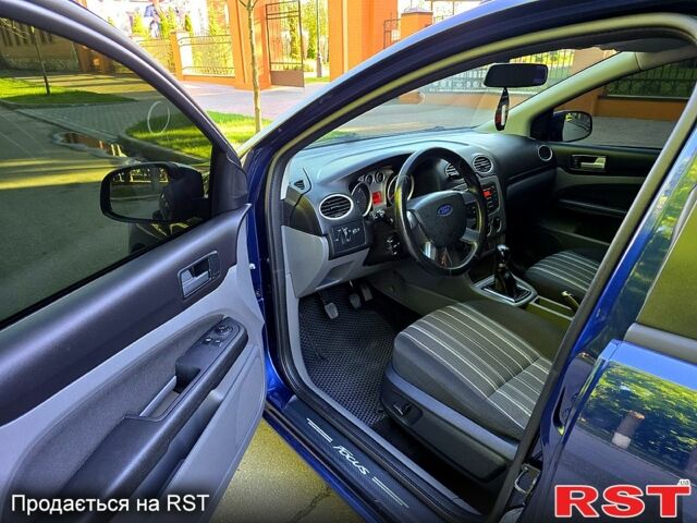 Синій Форд Фокус, об'ємом двигуна 1.6 л та пробігом 194 тис. км за 5500 $, фото 5 на Automoto.ua