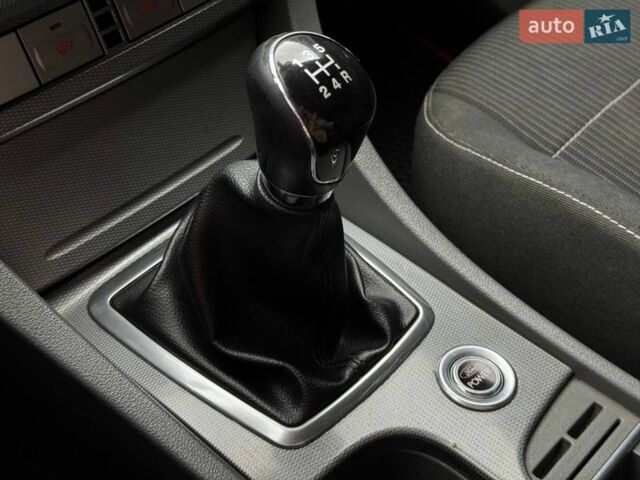 Синий Форд Фокус, объемом двигателя 1.6 л и пробегом 244 тыс. км за 4900 $, фото 30 на Automoto.ua