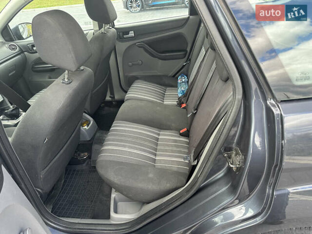 Синій Форд Фокус, об'ємом двигуна 1.6 л та пробігом 409 тис. км за 5500 $, фото 22 на Automoto.ua