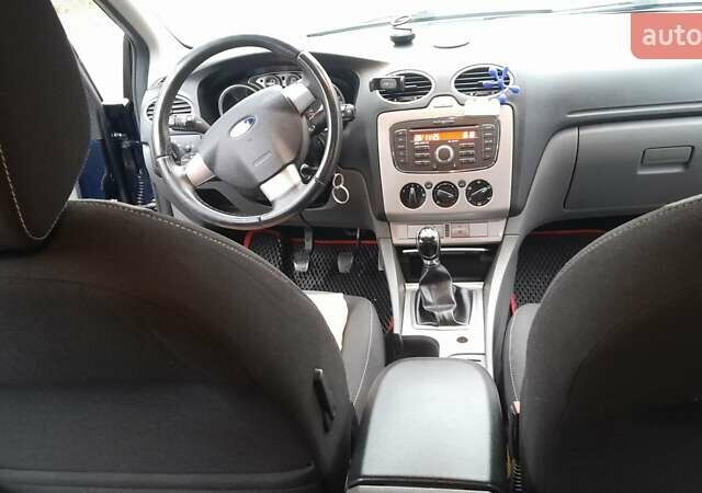 Синій Форд Фокус, об'ємом двигуна 1.6 л та пробігом 216 тис. км за 5450 $, фото 47 на Automoto.ua