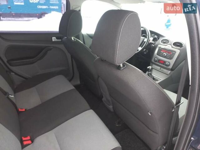 Синій Форд Фокус, об'ємом двигуна 1.8 л та пробігом 228 тис. км за 4600 $, фото 9 на Automoto.ua