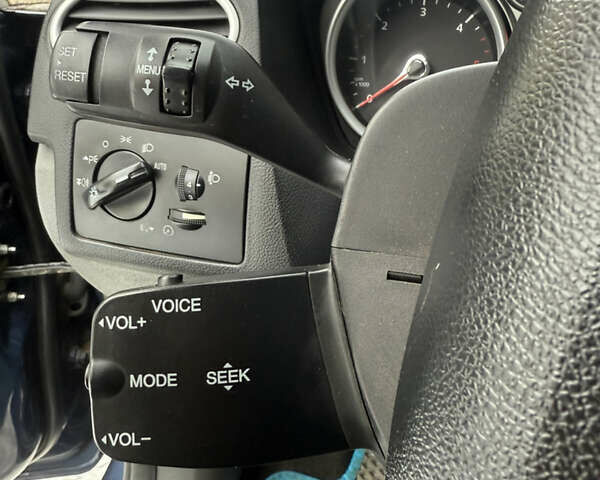 Синий Форд Фокус, объемом двигателя 1.6 л и пробегом 285 тыс. км за 5250 $, фото 24 на Automoto.ua