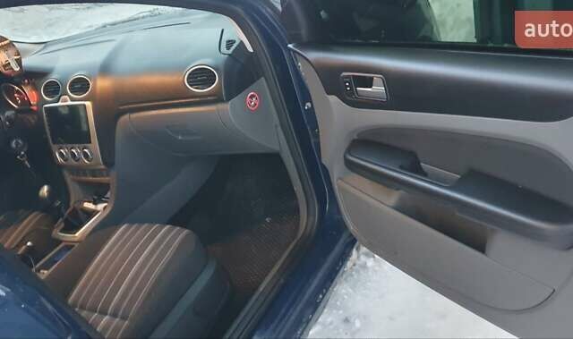 Синій Форд Фокус, об'ємом двигуна 1.6 л та пробігом 267 тис. км за 5300 $, фото 20 на Automoto.ua