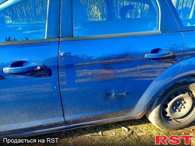 Синий Форд Фокус, объемом двигателя 1.6 л и пробегом 335 тыс. км за 5170 $, фото 1 на Automoto.ua