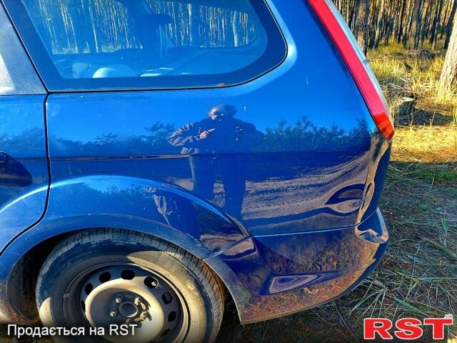 Синий Форд Фокус, объемом двигателя 1.6 л и пробегом 335 тыс. км за 5170 $, фото 2 на Automoto.ua