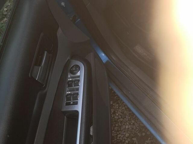 Синий Форд Фокус, объемом двигателя 1.6 л и пробегом 320 тыс. км за 5200 $, фото 4 на Automoto.ua