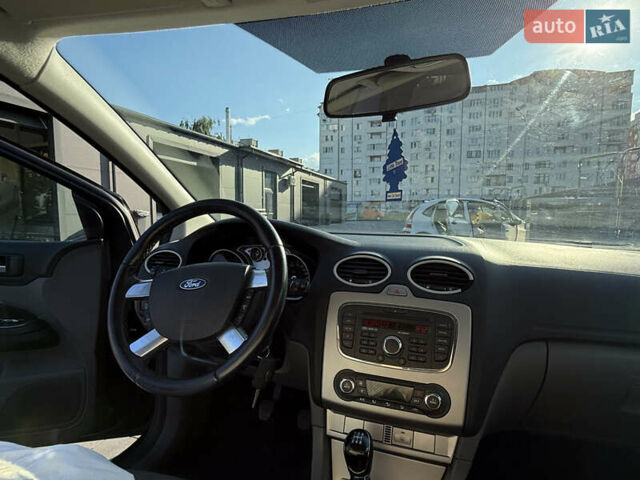 Синій Форд Фокус, об'ємом двигуна 1.8 л та пробігом 228 тис. км за 5950 $, фото 5 на Automoto.ua