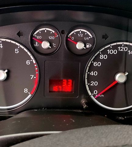 Синій Форд Фокус, об'ємом двигуна 1.6 л та пробігом 167 тис. км за 5100 $, фото 11 на Automoto.ua