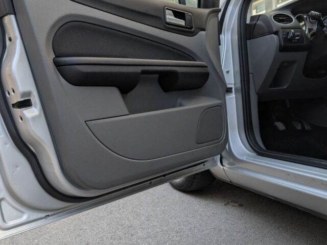 Синий Форд Фокус, объемом двигателя 1.6 л и пробегом 181 тыс. км за 5990 $, фото 15 на Automoto.ua