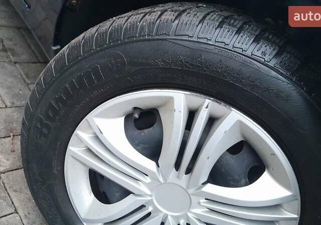 Синій Форд Фокус, об'ємом двигуна 1.6 л та пробігом 216 тис. км за 5450 $, фото 7 на Automoto.ua