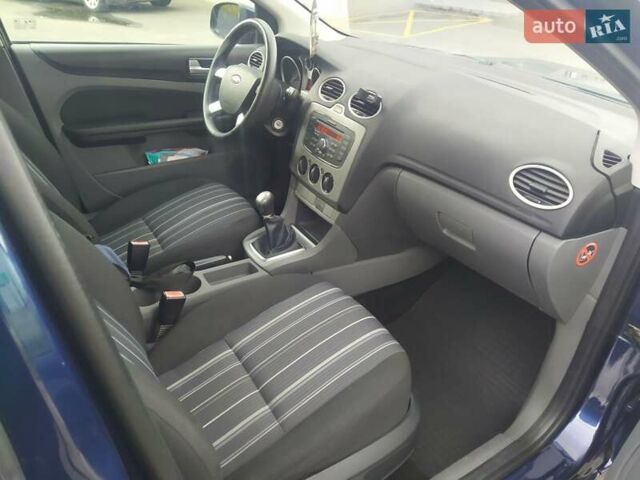 Синий Форд Фокус, объемом двигателя 1.6 л и пробегом 269 тыс. км за 5500 $, фото 21 на Automoto.ua