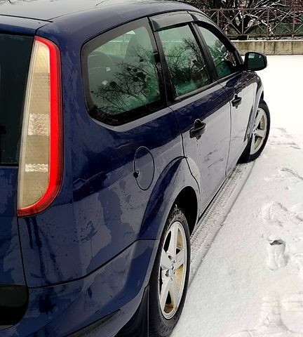 Синій Форд Фокус, об'ємом двигуна 1.6 л та пробігом 167 тис. км за 5100 $, фото 2 на Automoto.ua