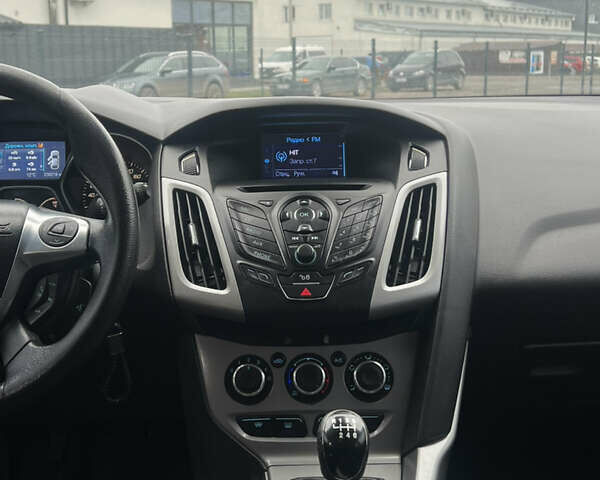 Синій Форд Фокус, об'ємом двигуна 1.56 л та пробігом 240 тис. км за 7400 $, фото 14 на Automoto.ua