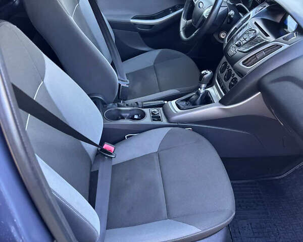 Синий Форд Фокус, объемом двигателя 1.6 л и пробегом 235 тыс. км за 6950 $, фото 11 на Automoto.ua