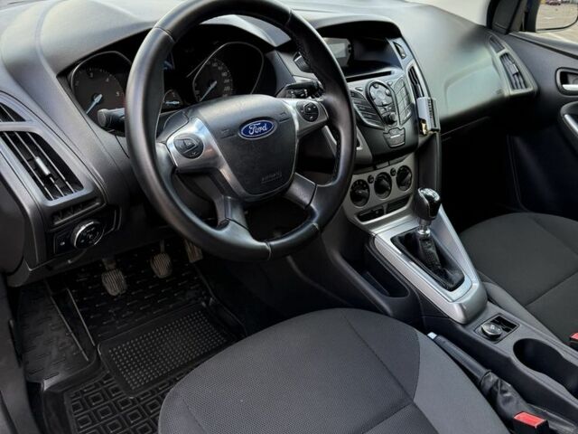 Синий Форд Фокус, объемом двигателя 1.6 л и пробегом 217 тыс. км за 5850 $, фото 5 на Automoto.ua