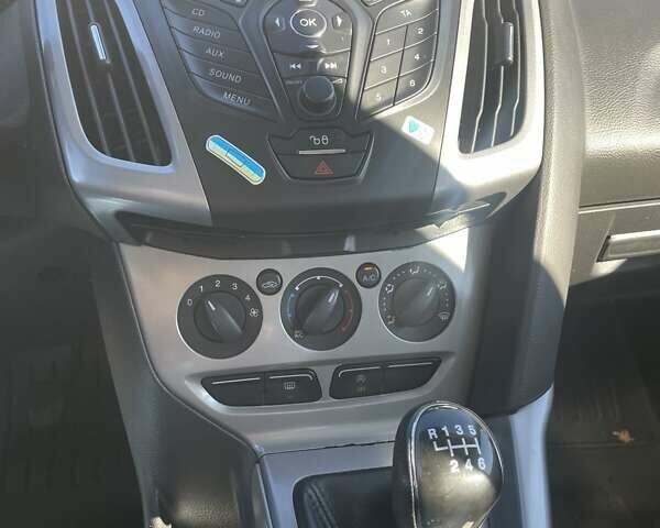 Синій Форд Фокус, об'ємом двигуна 1.56 л та пробігом 250 тис. км за 7950 $, фото 10 на Automoto.ua