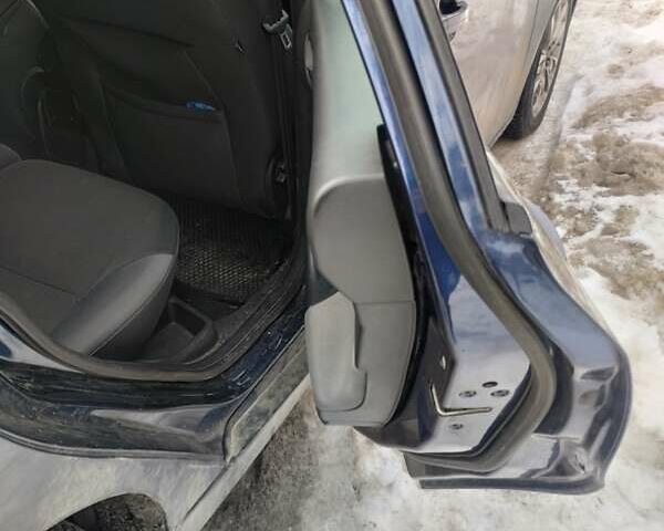 Синій Форд Фокус, об'ємом двигуна 1.56 л та пробігом 207 тис. км за 4300 $, фото 13 на Automoto.ua