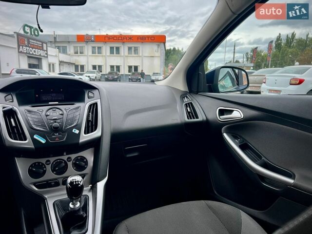 Синій Форд Фокус, об'ємом двигуна 1.56 л та пробігом 261 тис. км за 7000 $, фото 14 на Automoto.ua