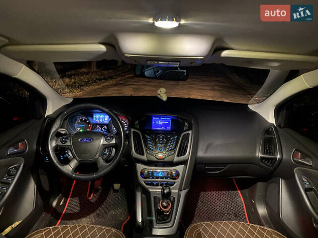 Синий Форд Фокус, объемом двигателя 1.6 л и пробегом 260 тыс. км за 7300 $, фото 18 на Automoto.ua