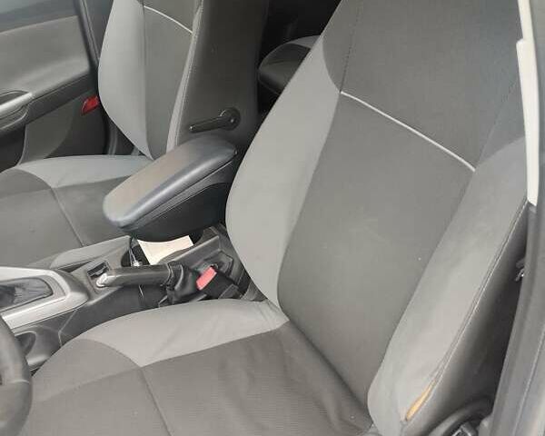 Синій Форд Фокус, об'ємом двигуна 1.56 л та пробігом 207 тис. км за 4300 $, фото 4 на Automoto.ua