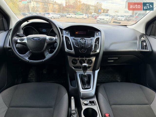 Синий Форд Фокус, объемом двигателя 1.6 л и пробегом 326 тыс. км за 6200 $, фото 12 на Automoto.ua