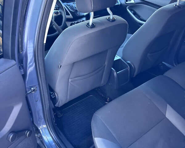 Синий Форд Фокус, объемом двигателя 1.6 л и пробегом 235 тыс. км за 6950 $, фото 10 на Automoto.ua