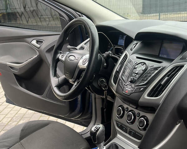 Синій Форд Фокус, об'ємом двигуна 1.56 л та пробігом 240 тис. км за 7400 $, фото 12 на Automoto.ua