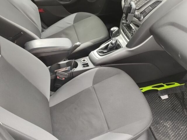 Синій Форд Фокус, об'ємом двигуна 1.6 л та пробігом 207 тис. км за 4300 $, фото 4 на Automoto.ua