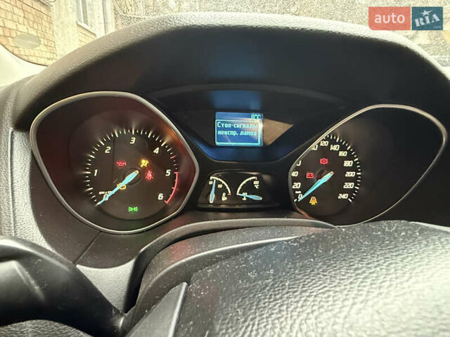 Синий Форд Фокус, объемом двигателя 1.6 л и пробегом 392 тыс. км за 5800 $, фото 9 на Automoto.ua