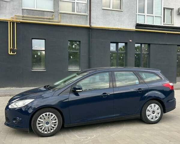 Синий Форд Фокус, объемом двигателя 1.56 л и пробегом 300 тыс. км за 5700 $, фото 4 на Automoto.ua